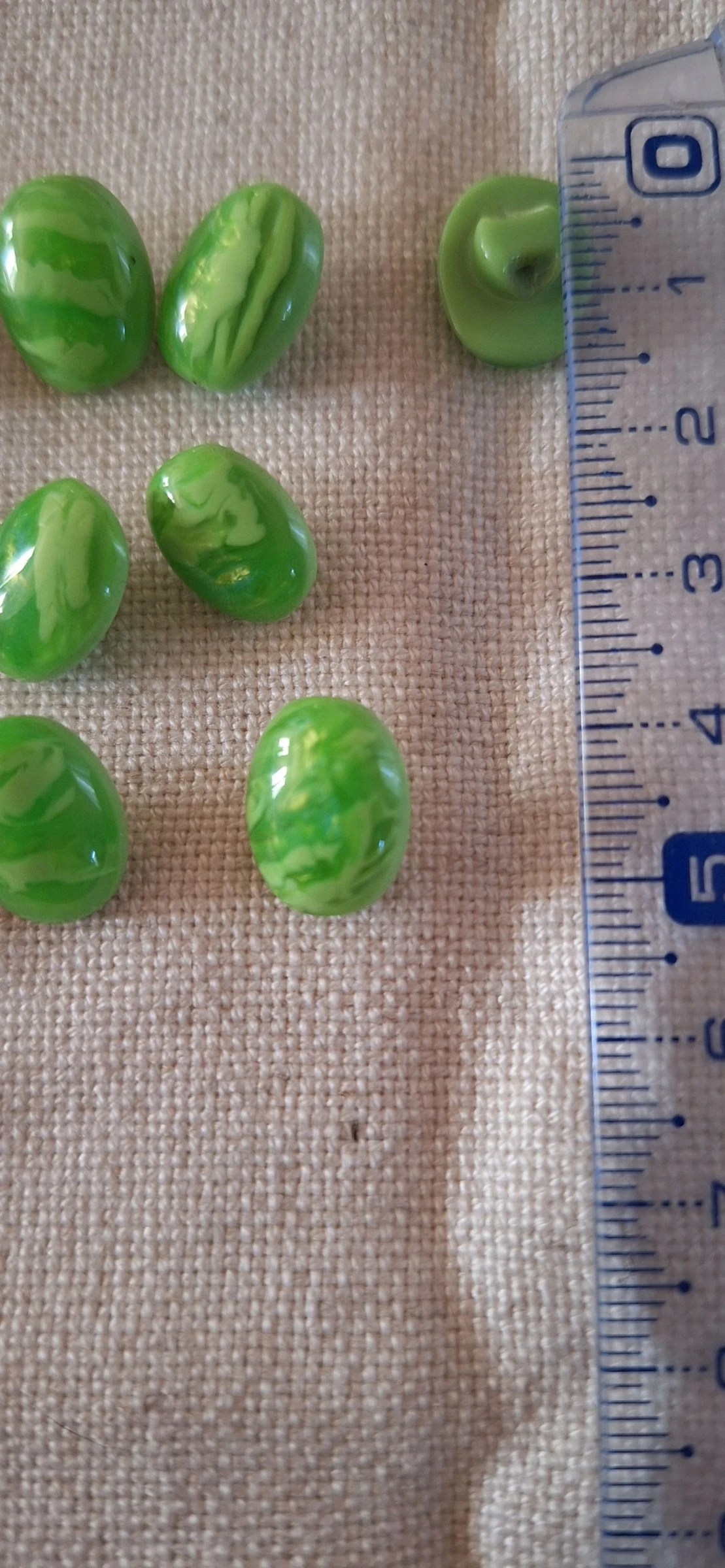 10 botões de 15 mm para costura em resina verde – photo 2